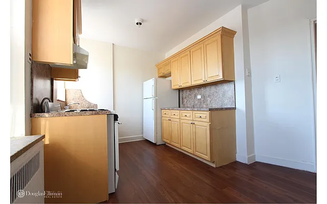 Rented by Douglas Elliman | media 3
