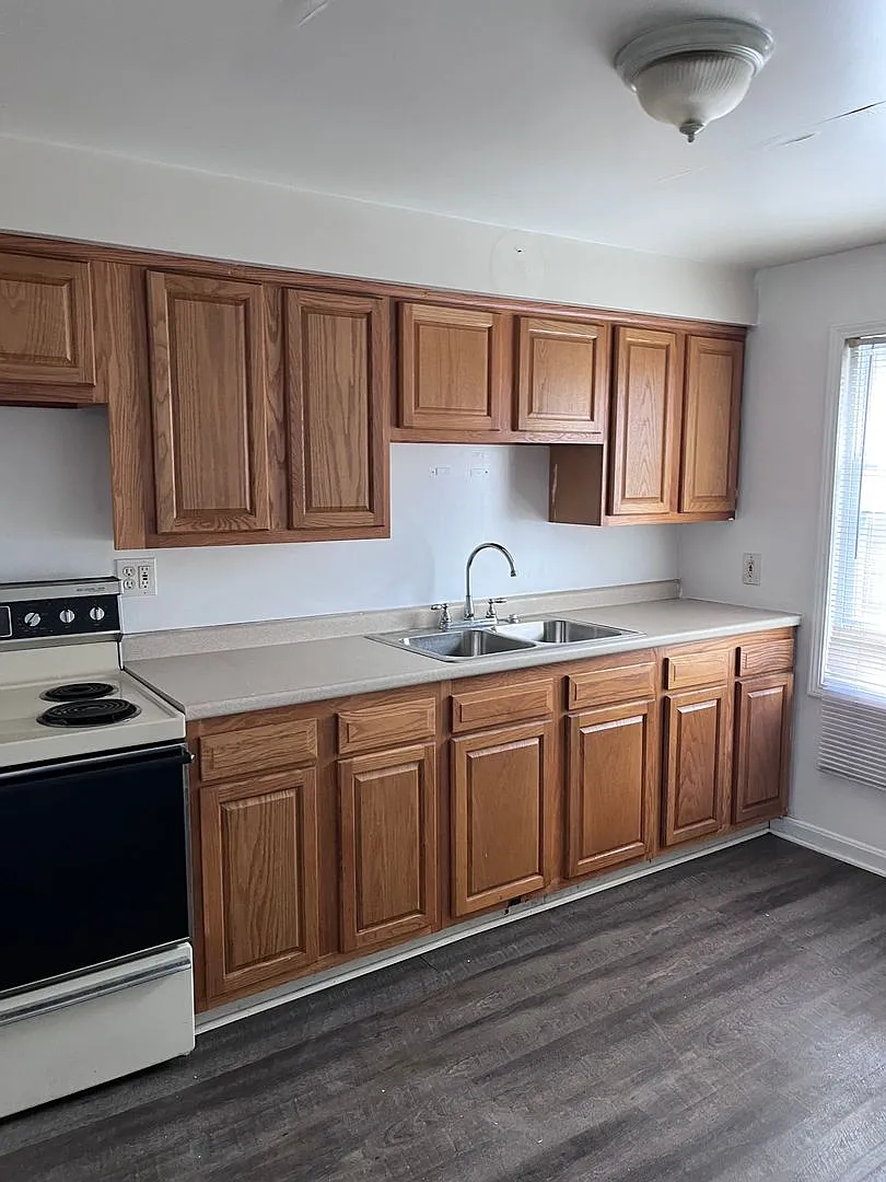 3199 W 116th St — Photo 3