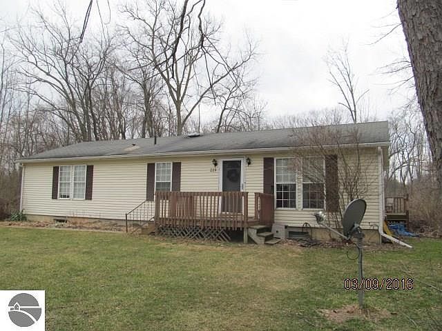 1st image of 220 Depuy Ave