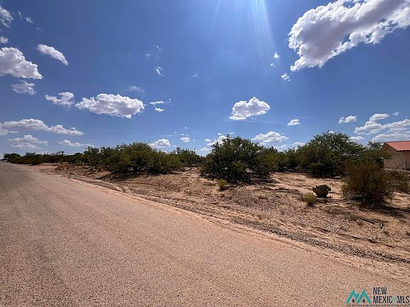 2nd image of 900 Skyline Dr
