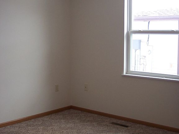 5th image of 1013 Mary Kay Ave