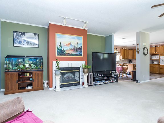 4th image of 3712 Davis Dr