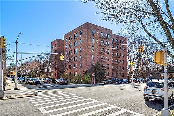 1st image of 21610 77th Ave APT 2H