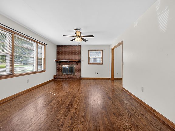 2nd image of 320 Vaden Dr