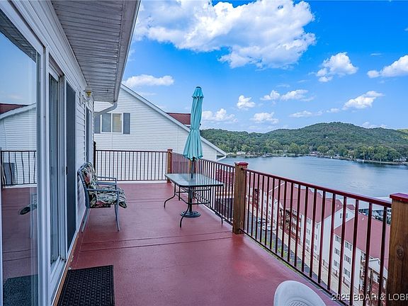 3rd image of 775 Clearwater Dr #4A