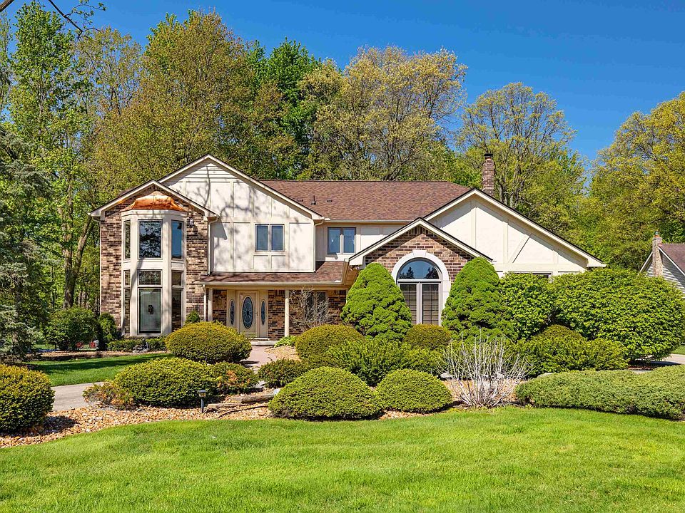 1st image of 54445 Nottingham Ln
