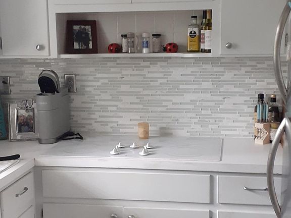 3rd image of 426 NE 7th Ave APT 1B