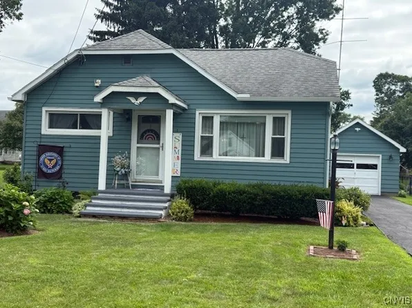 425 Oxford St, Oneida, NY 13421