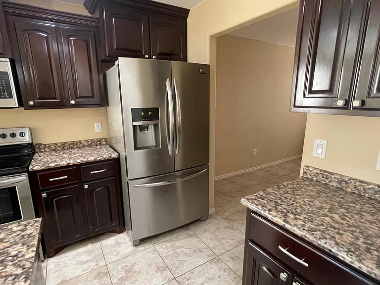 4405 Thunderbird Ave — Photo 28