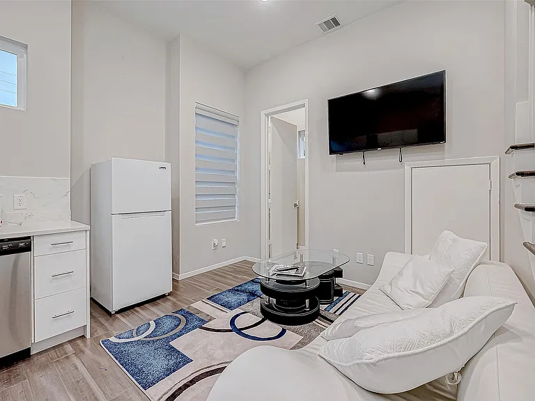 5722 Cullen Blvd #A — Photo 5