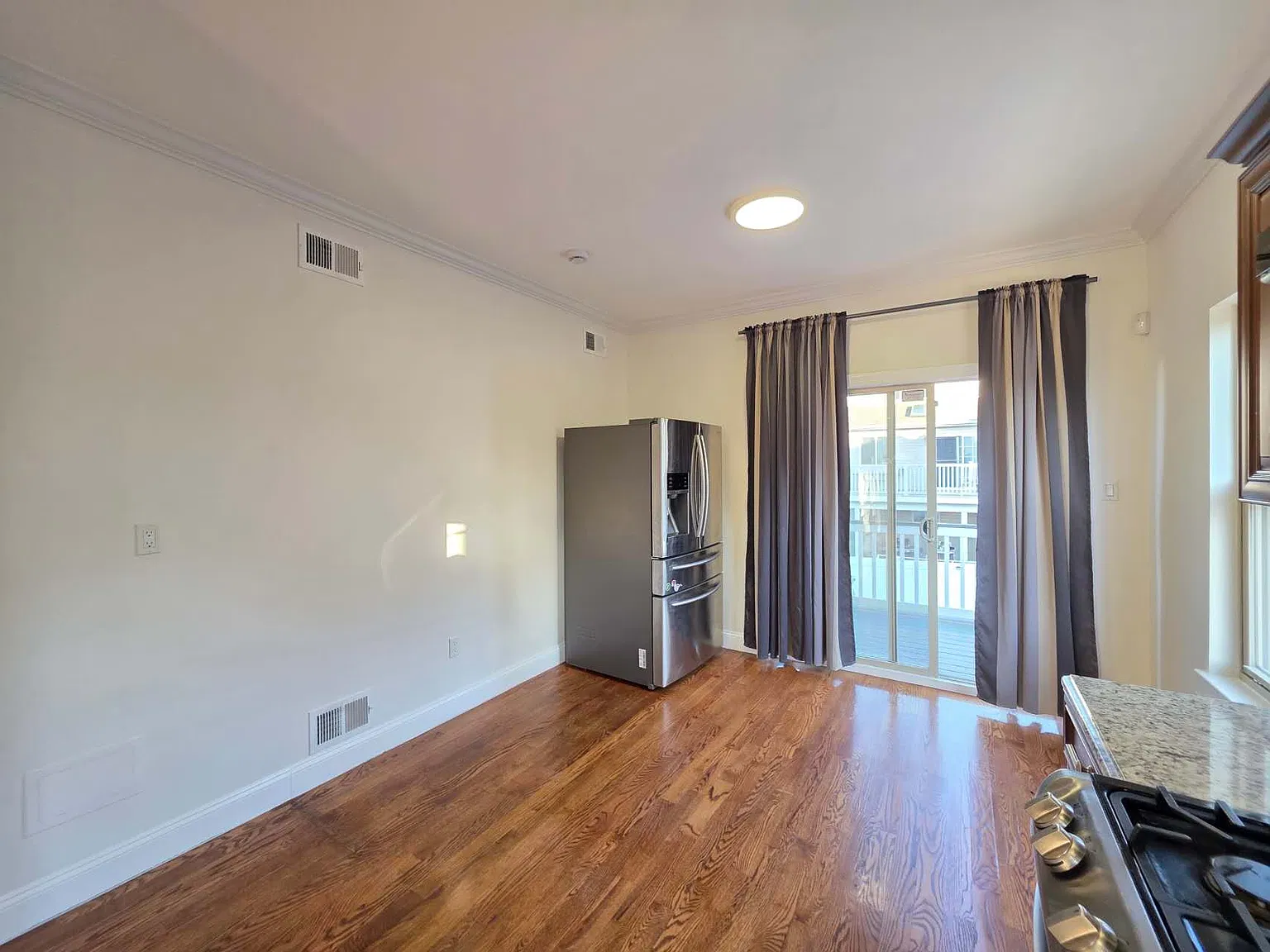 4 bed, 1.5 bath, 1800 sqft, $3,800 — Photo 3