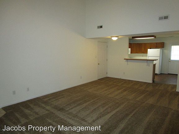 3rd image of 1714 Juniper Dr