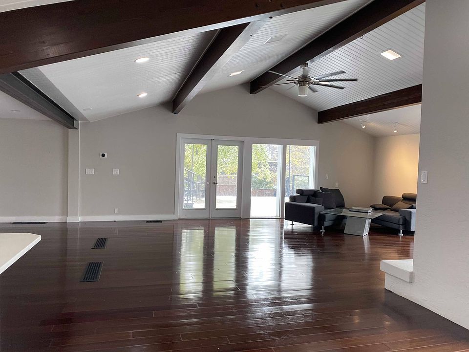 1st image of 3824 S Villa Dr