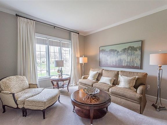 4th image of 1018 Faulkner Way