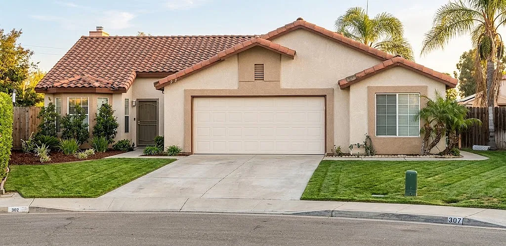 5 bed, 1745 sqft, $2,590 — Photo 1