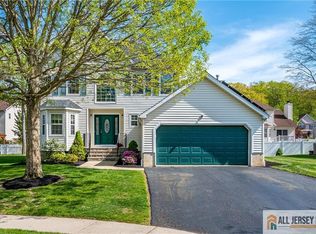 40 Greyhound Ct, Kendall Park, NJ