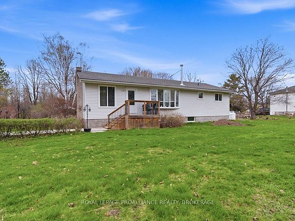 3rd image of 527 Bush Rd