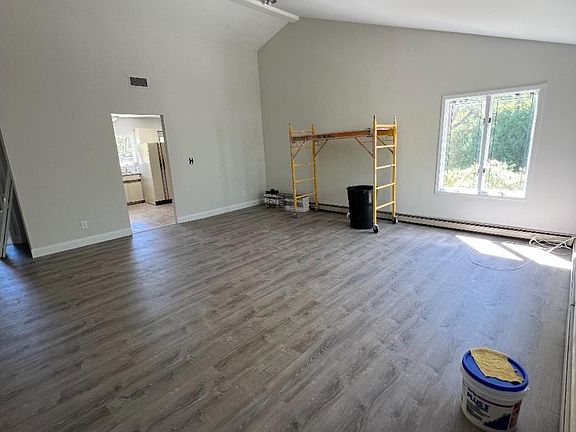 5th image of 18 Lenore Pl