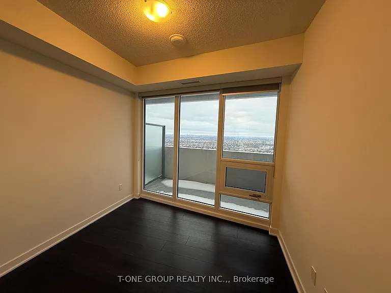 2221 Yonge St #5409 — Photo 12