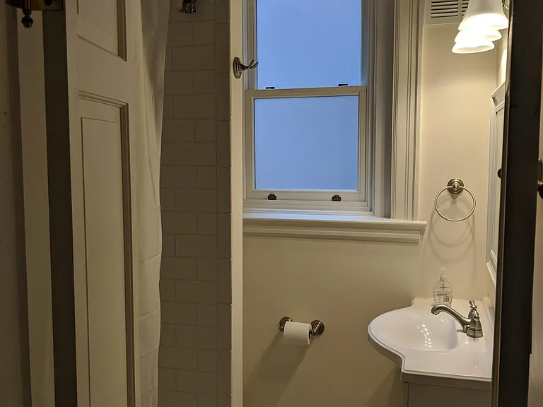915 Saint James St #1 — Photo 2