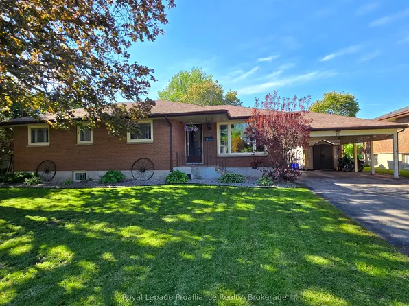 16 Auburn St, Belleville, ON K8P 2N2