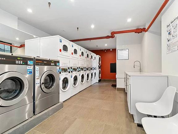 4th image of 45 Tiemann Pl APT 4M