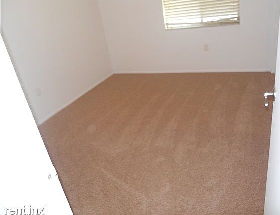 212 Palmetto Guest Room 005