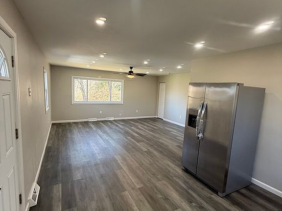 4th image of 889 Spiral St #1