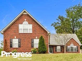 1901 Champlain Dr, La Vergne, TN 37086