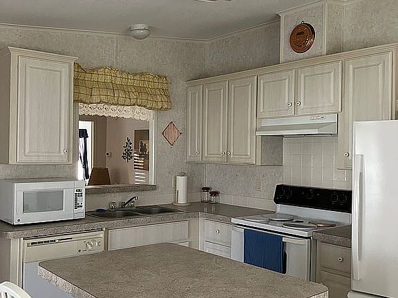 2nd image of 9856 Moorhen Dr