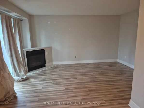 111 Bradstone Sq, Toronto, ON M1B 1W1