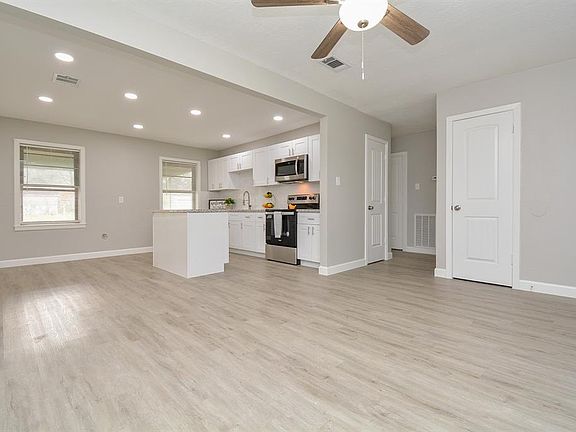 4th image of 1501 Orrel Dr