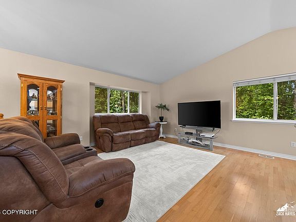 4th image of 22634 Judd Dr
