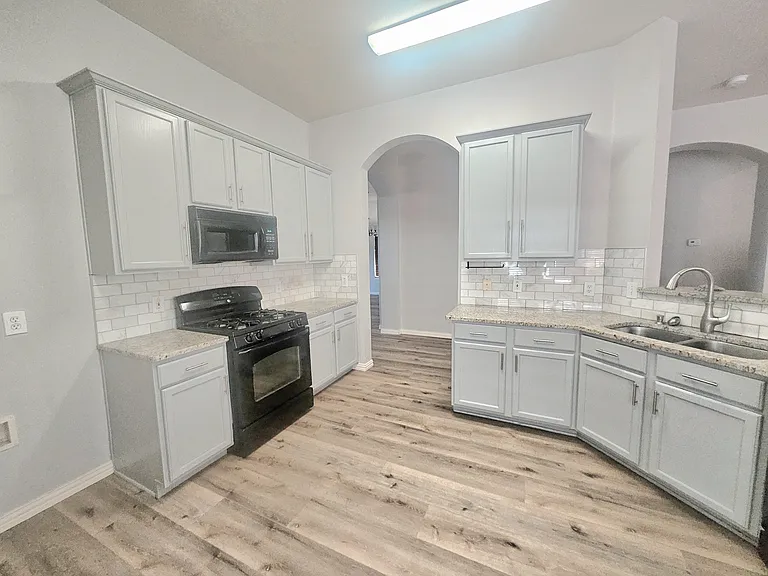 6597 Scottsdale Way — Photo 5