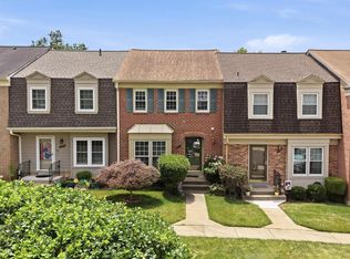 9937 Whitewater Dr, Burke, VA 22015