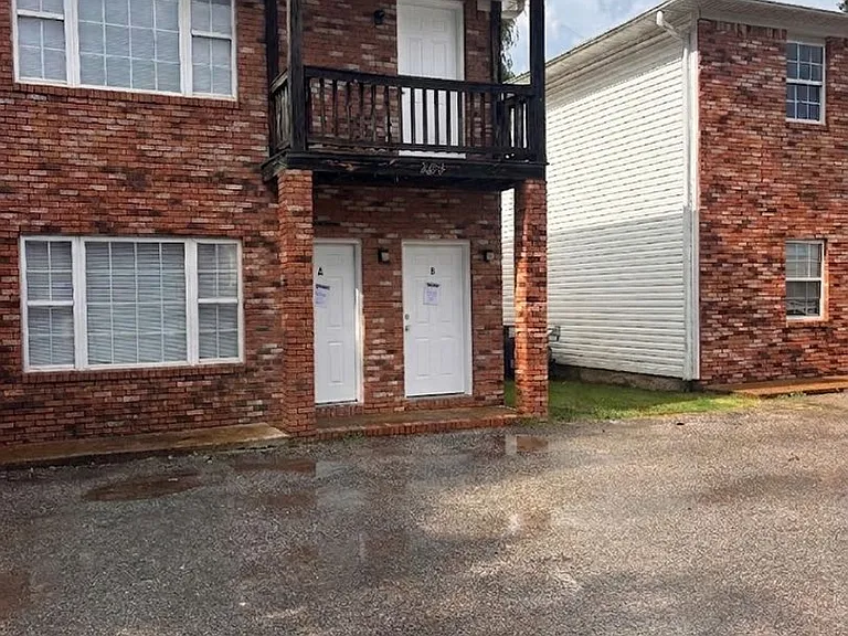 289 Foxworth Dr — Photo 1