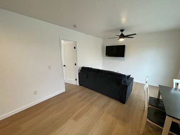 4th image of 2050 Julian Ave