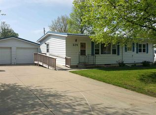 324 Sunset Rd, Hudson, IA 50643
