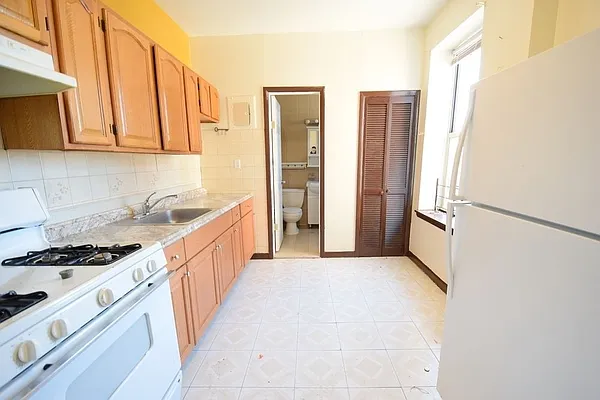 Rented by Douglas Elliman | media 3