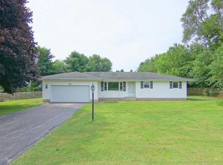 1470 E John Beers Rd, Saint Joseph, MI 49085