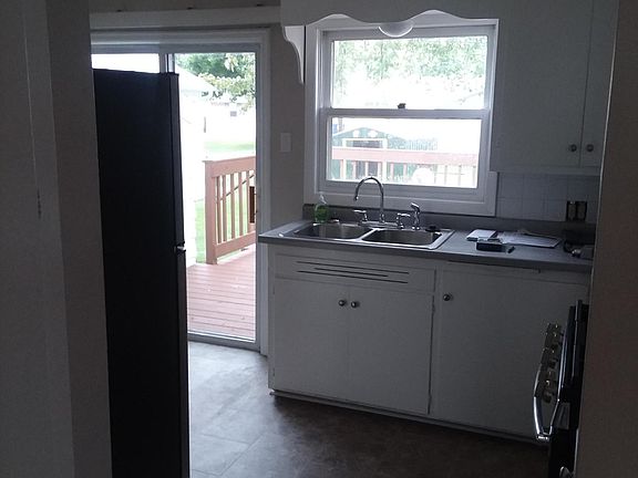 3rd image of 840 Marquette Ave