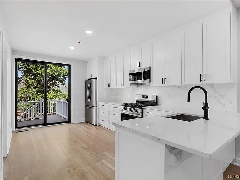 447 Warburton Ave #1 — Photo 1