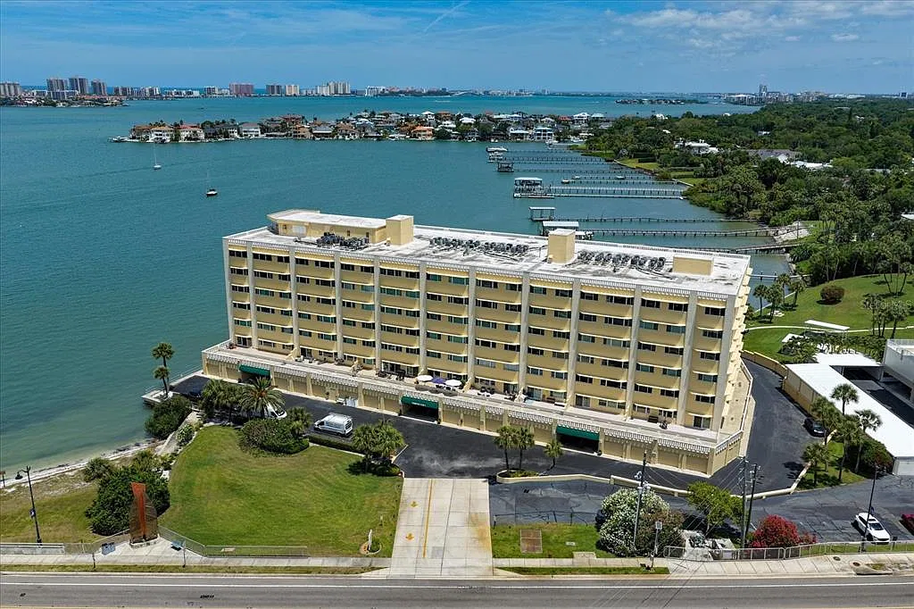 2 bed, 2.0 bath, 1440 sqft, $3,000 — Photo 1