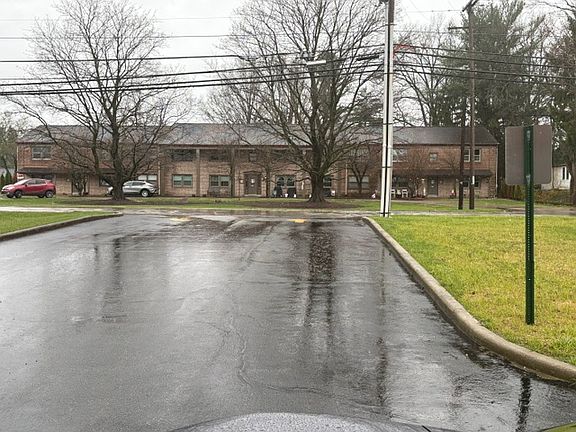 3rd image of 2100 Reeves Rd NE #2