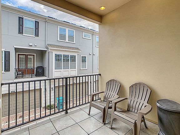 4th image of 520 Lanark Ct