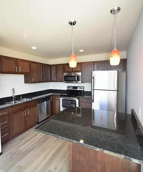 Galaxie High Rise Apartments — Photo 143