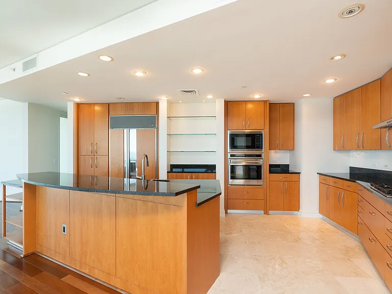 1288 Ala Moana Blvd #31D — Photo 8