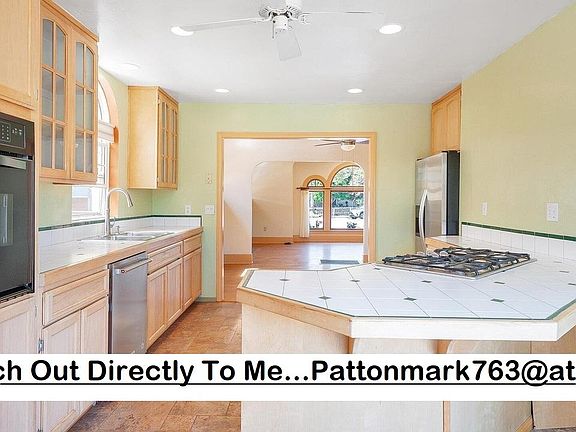 3rd image of 3408 N Mountain View Dr