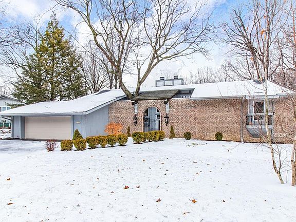 2nd image of 355 W Detweiller Dr