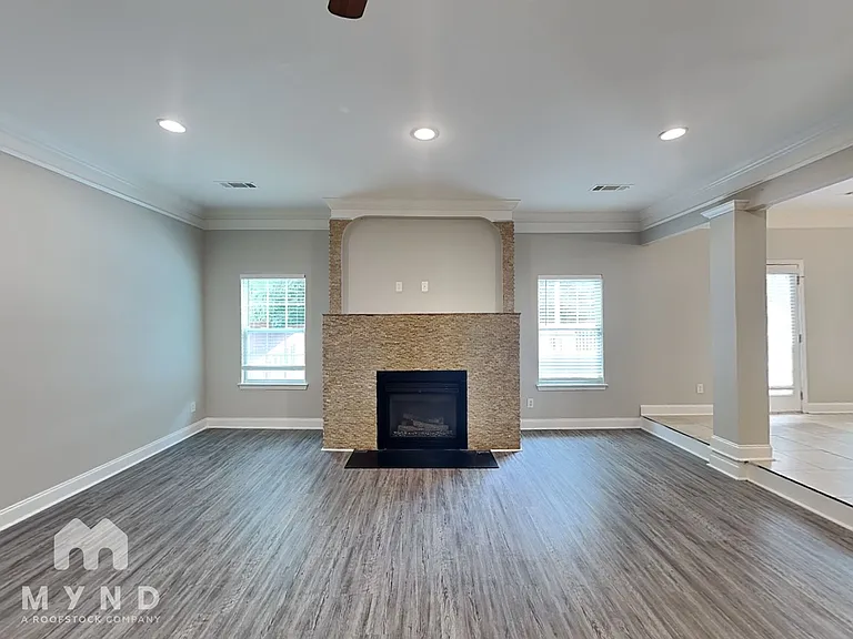 216 Allegrini Dr — Photo 5